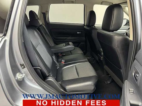 Used 2015 Mitsubishi Outlander SE AWD/4WD image 19