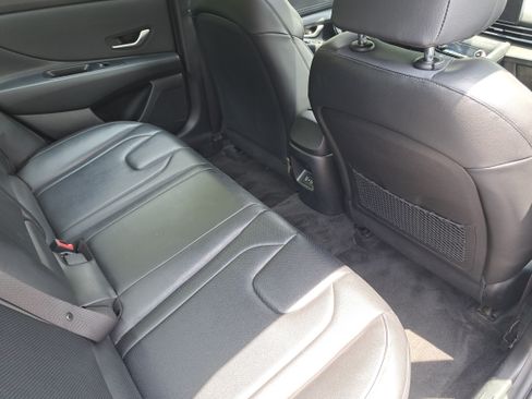 Used 2024 Hyundai Elantra Limited FWD image 11