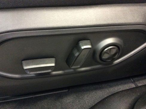 New 2025 Jeep Grand Cherokee L Limited w/ Black Appearance Package image 16