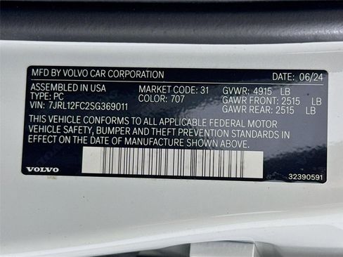 Used 2025 Volvo S60 B5 Plus FWD image 35