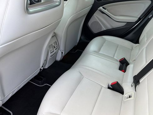 Used 2015 Mercedes-Benz CLA 250 image 11