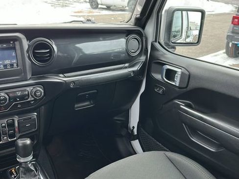 Used 2022 Jeep Gladiator Sport image 22
