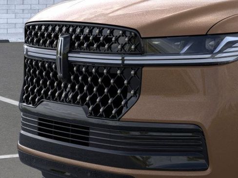 New 2026 Lincoln Navigator Black Label AWD/4WD image 17