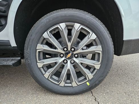 New 2026 Chevrolet Tahoe High Country AWD/4WD image 16