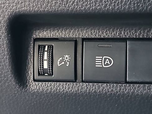 Used 2020 Toyota RAV4 LE w/ All Weather Liner Package AWD/4WD image 26