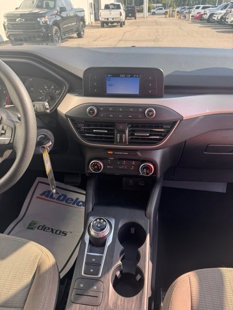 Used 2022 Ford Escape S AWD/4WD image 26