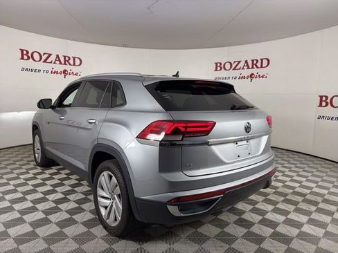 Used 2022 Volkswagen Atlas Cross Sport SE FWD image 6