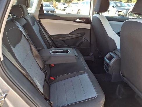 Certified 2025 Volkswagen Taos S FWD image 25