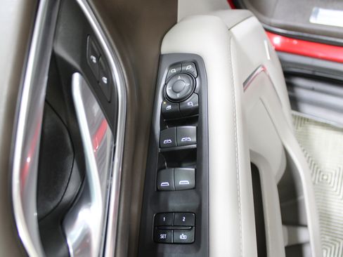 Used 2024 Chevrolet Tahoe LT w/ Luxury Package image 7