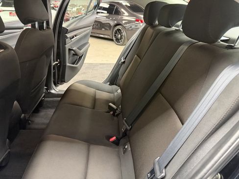Used 2020 MAZDA MAZDA3 Sedan FWD image 38