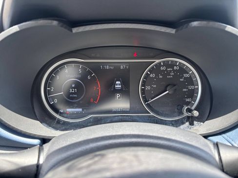 Used 2025 Nissan Versa SV FWD image 38