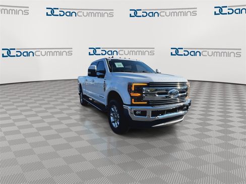 Used 2019 Ford F250 Lariat w/ Lariat Ultimate Package image 2