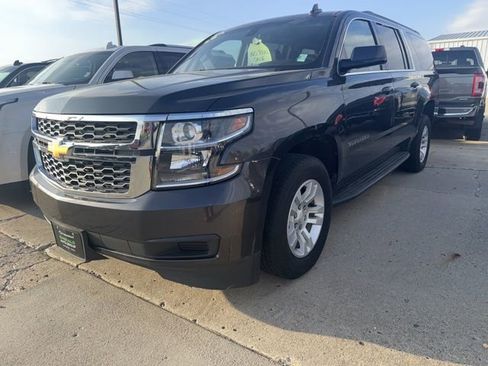 Used 2018 Chevrolet Suburban LS image 22