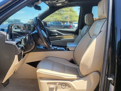 Used 2021 Cadillac Escalade Premium Luxury AWD/4WD image 30