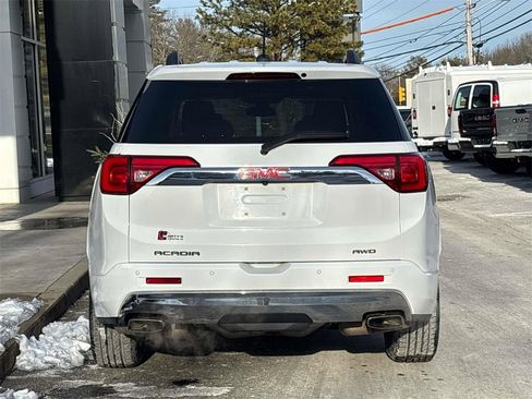 Used 2019 GMC Acadia Denali image 4