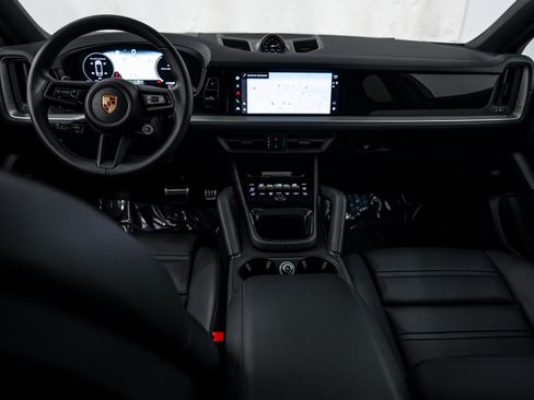 Certified 2025 Porsche Cayenne S AWD/4WD image 23