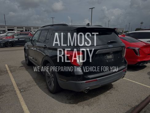 Used 2022 Ford Explorer XLT w/ Equipment Group 202A RWD image 3