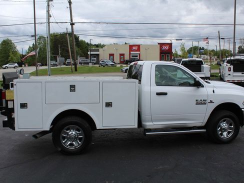 Used 2018 RAM 3500 Tradesman w/ Chrome Appearance Group AWD/4WD image 8