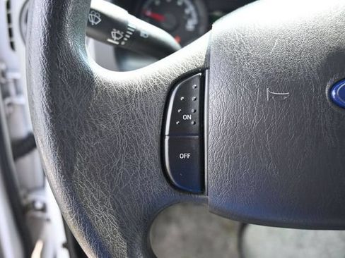 Used 2009 Ford E-150 and Econoline 150 Wagon RWD image 16