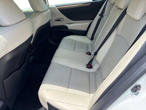 Used 2024 Lexus ES 350 w/ Premium Package FWD image 14