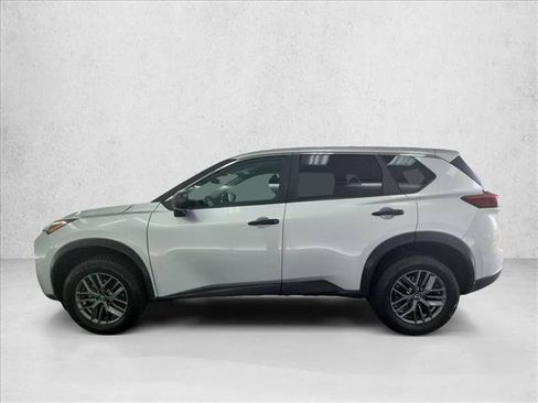 Used 2024 Nissan Rogue S FWD image 9