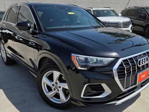 Used 2019 Audi Q3 2.0T Premium w/ Convenience Package AWD/4WD image 1