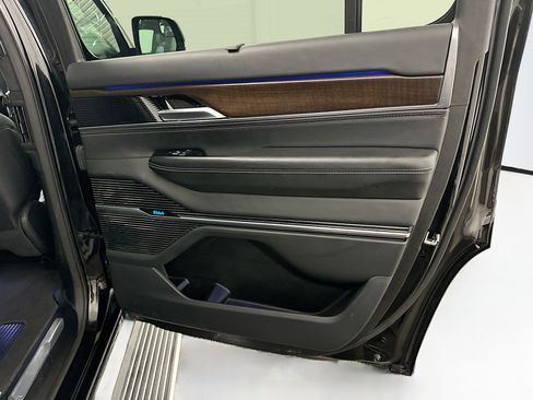 Used 2023 Jeep Grand Wagoneer Series II AWD/4WD image 34