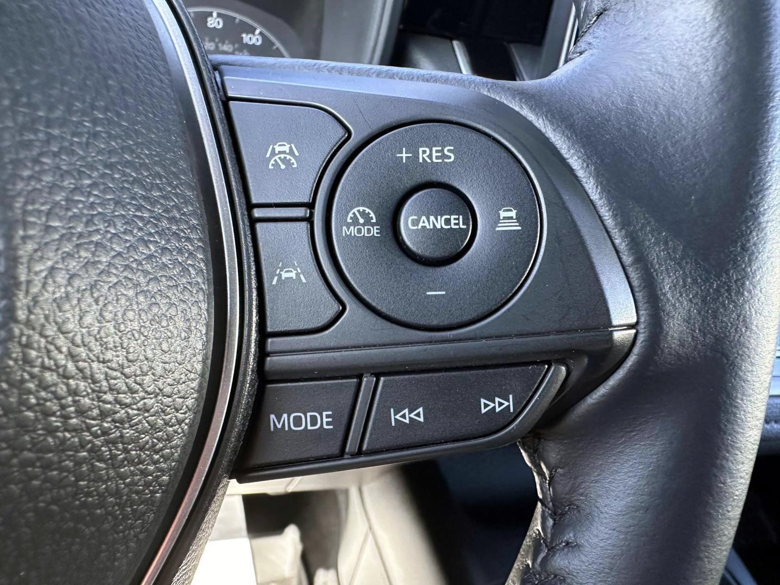 Used 2024 Toyota Corolla SE FWD image 17