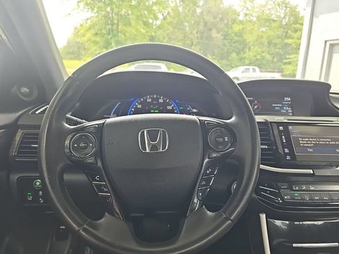 Used 2017 Honda Accord EX-L image 24