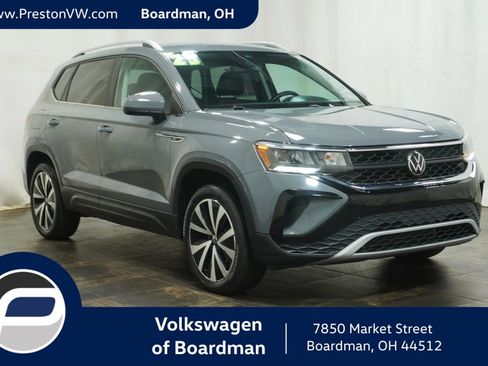 Used 2023 Volkswagen Taos SE FWD image 1
