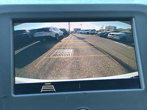 Used 2021 Chevrolet Equinox LT image 25