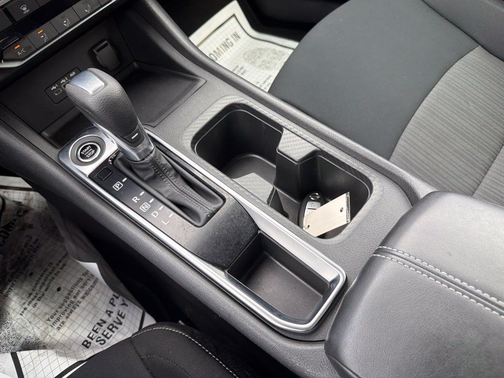 Used 2022 Nissan Sentra SV FWD image 19