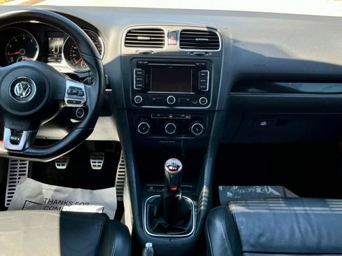 Used 2011 Volkswagen Golf 4-Door FWD image 23