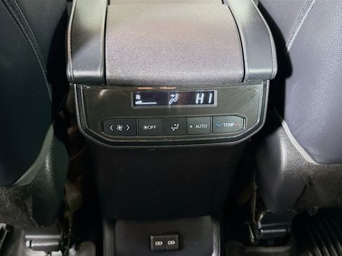 Certified 2022 Toyota Highlander XLE image 24
