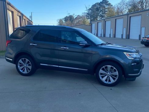 Used 2018 Ford Explorer Limited image 7