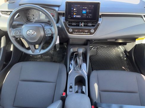 Used 2025 Toyota Corolla LE image 12