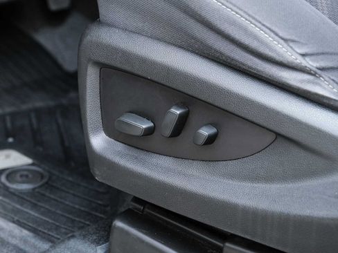Used 2018 Chevrolet Silverado 1500 LT w/ Texas Edition AWD/4WD image 38