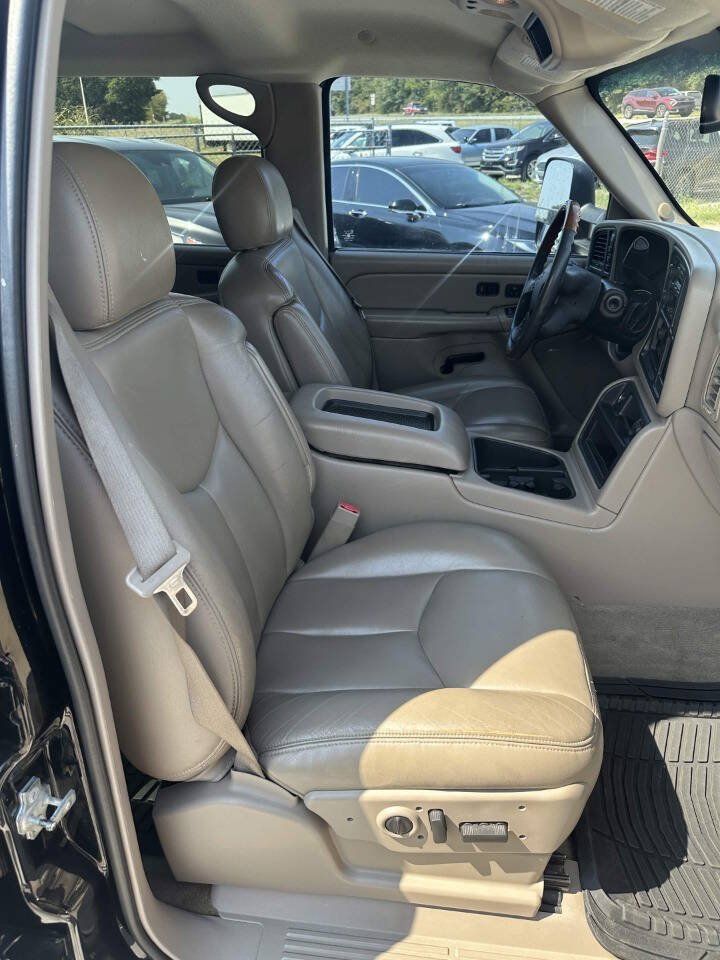 Used 2007 Chevrolet Silverado 2500 LT w/ Heavy-Duty Power Package AWD/4WD image 9