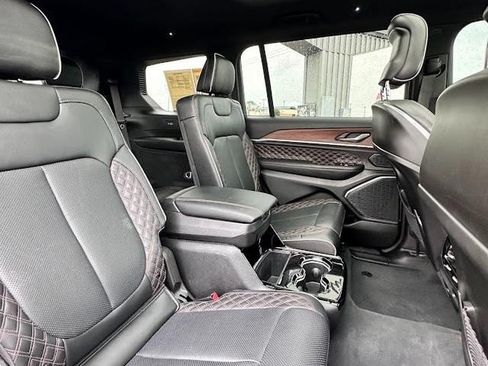 Used 2023 Jeep Grand Cherokee L Summit w/ High Altitude Package AWD/4WD image 15