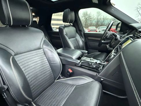 Used 2020 Land Rover Discovery HSE image 36