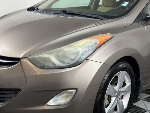 Used 2013 Hyundai Elantra GLS w/ Preferred Pkg FWD image 9