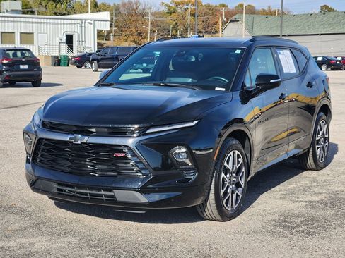 Used 2025 Chevrolet Blazer RS image 3