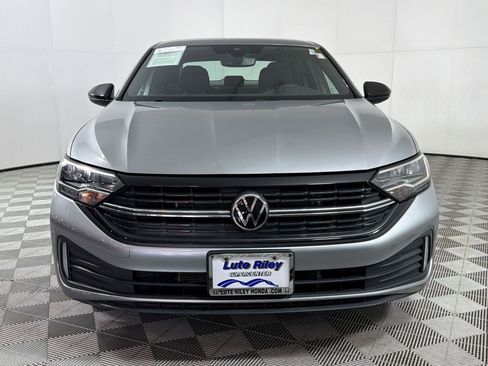 Used 2023 Volkswagen Jetta Sport FWD image 6
