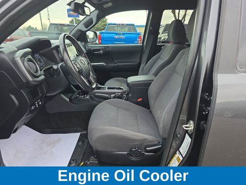 Used 2017 Toyota Tacoma TRD Off-Road w/ Tow Package (A/T) image 10