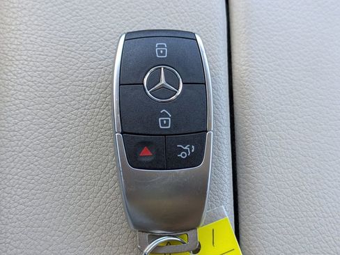 Used 2022 Mercedes-Benz GLE 350 4MATIC image 32