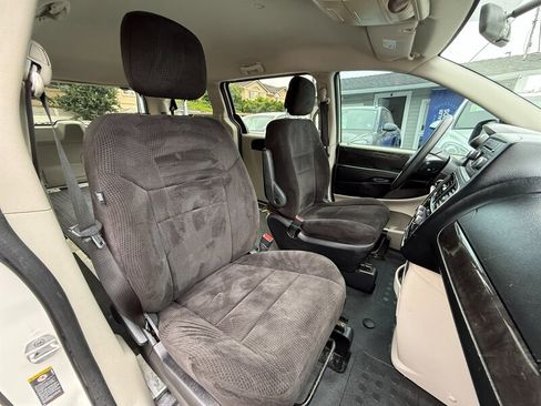 Used 2012 RAM C/V image 13