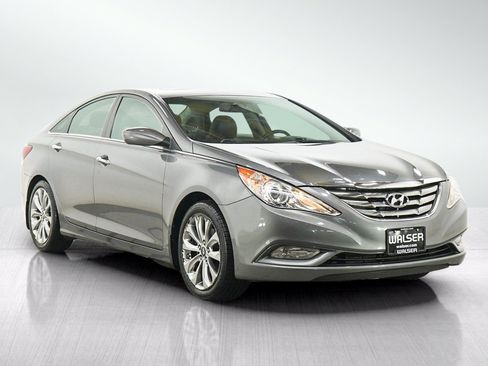 Used 2011 Hyundai Sonata SE w/ Navigation & Sunroof Pkg 4 FWD image 7