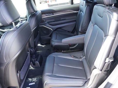 New 2026 Jeep Grand Cherokee L Limited AWD/4WD image 11