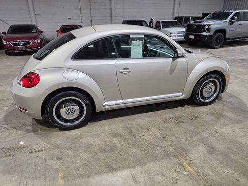 Used 2012 Volkswagen Beetle 2.5 FWD image 12