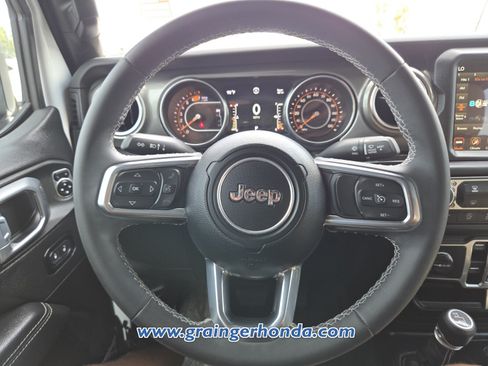 Used 2023 Jeep Wrangler Unlimited Sahara w/ LED Lighting Group AWD/4WD image 13